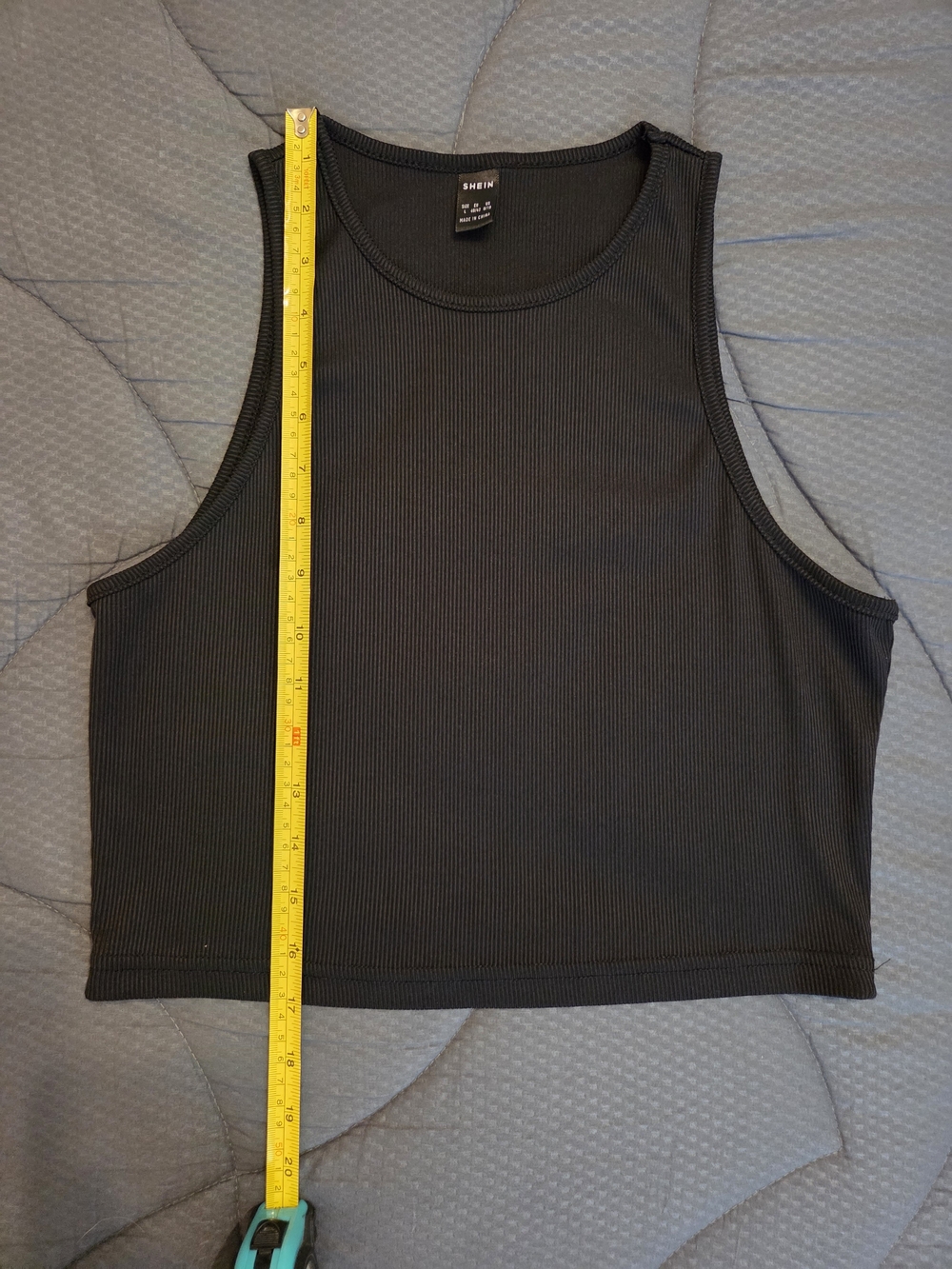 SHEIN Black Ribbed Cropped Tank Top
